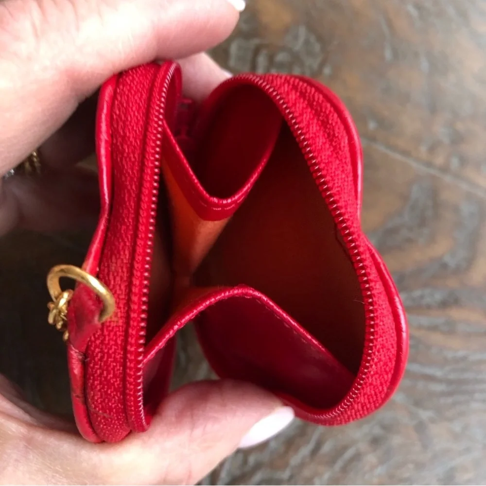 Heart-shaped purse charm/key ring that is a tiny little coin purse itself - Picture 4 of 7